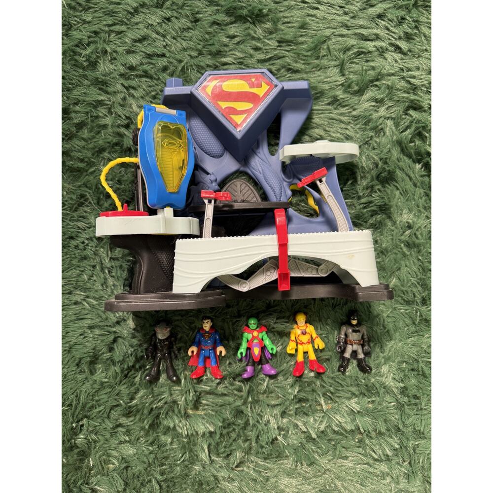 Fisher-Price Imaginext DC Super Friends Fortress of Solitude Playset with 5